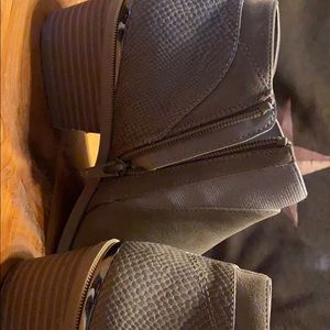 Vera Wang side zip bootie